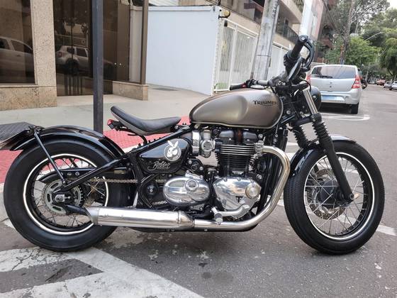 TRIUMPH BONNEVILLE BOBBER 1200 